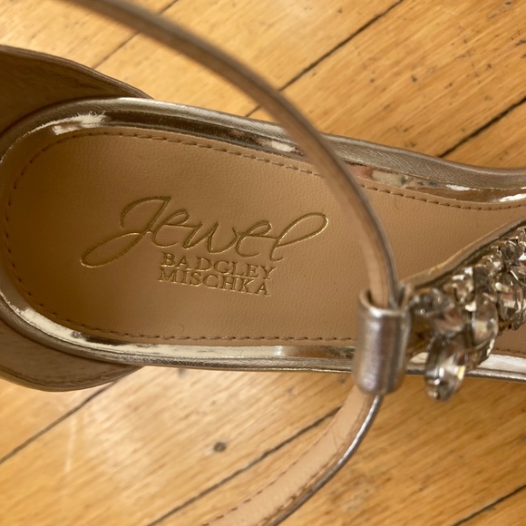 Jewel Badgley Mischka Siver Sandals - Picture 6 of 9